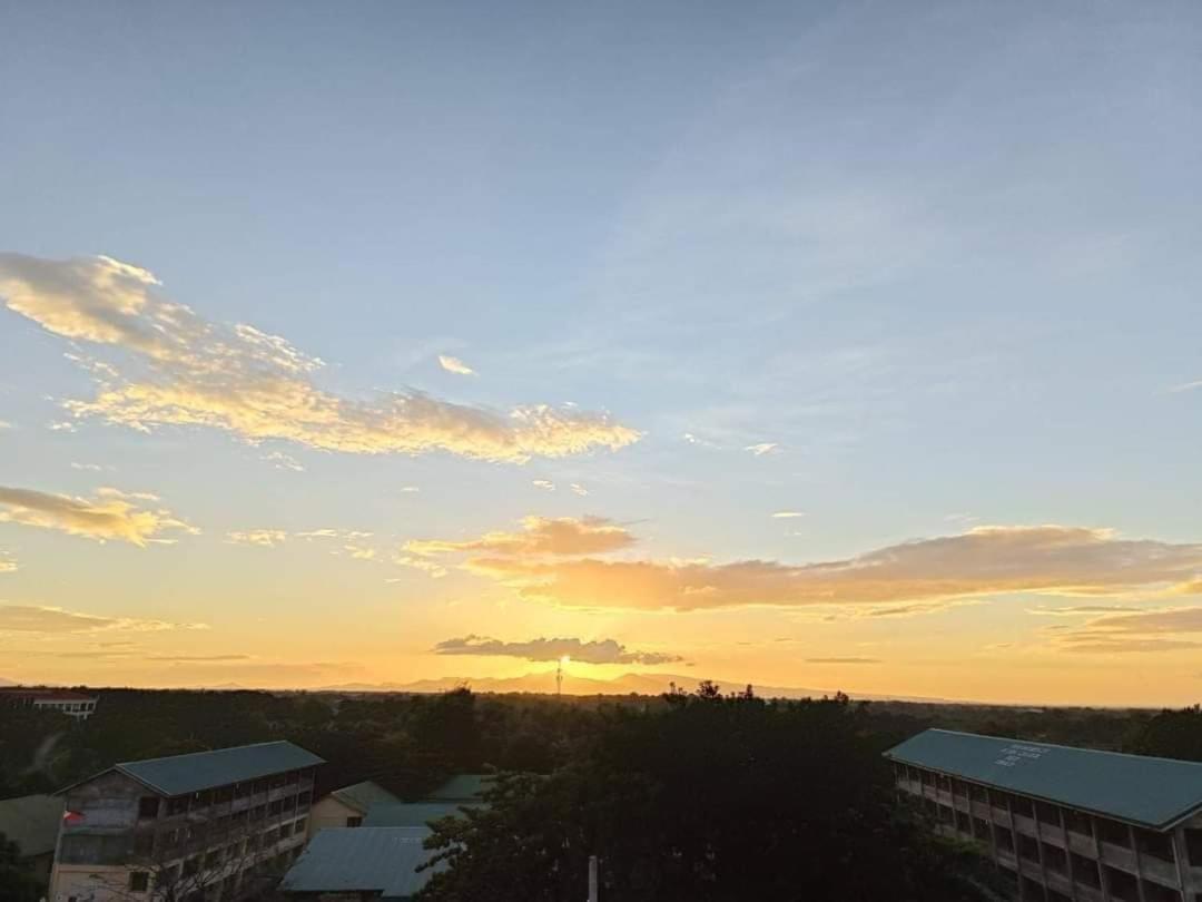 Happy Stays A - Sunset View At Smdc Hope Residences Trece Martires Zewnętrze zdjęcie